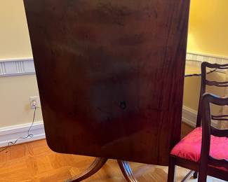 ENGLISH TILT TOP BREAKFAST TABLE