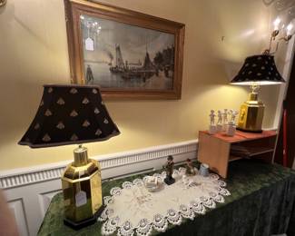 PAIR OF BRASS LAMPS AND FRAMED BOAT SCENE