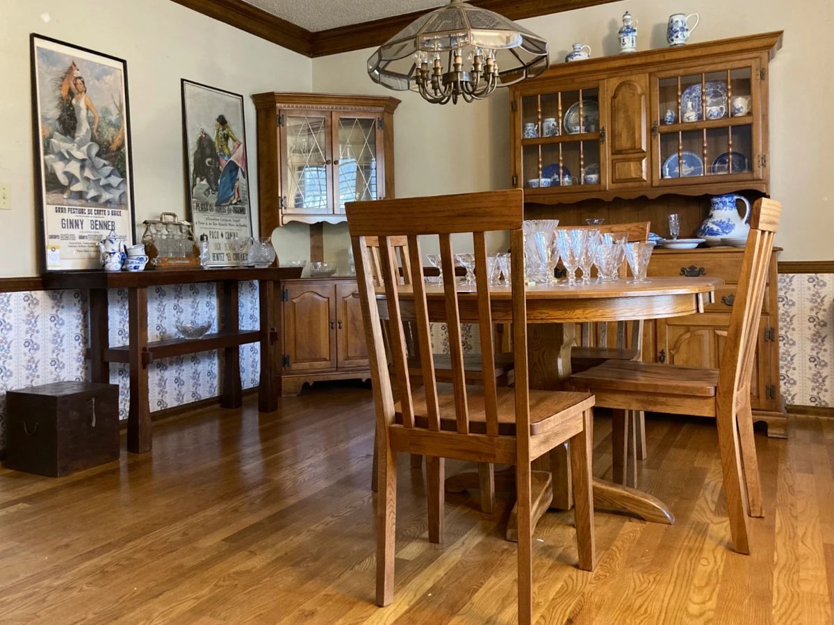 North KC Antique & Vintage with Bronze Rubbing... starts on 12/21/2023