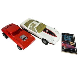 Processed Plastics Toy Cars Corvettes Sting ray Racer Shell Oil SU 2000 + Corvette Black Book