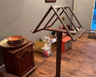 Vintage quilting stand