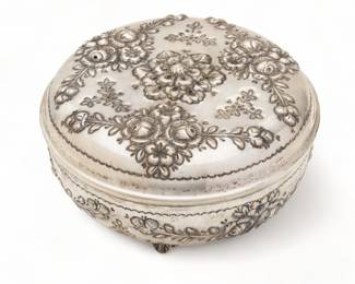 800 Silver Repousse "Roses" Round Covered Bowl, Eastern European. Ca. 1900, H 4.5" Dia. 6.5" 17.9t oz