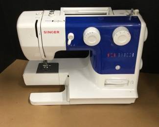 Singer Sewing Machine 
