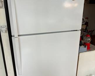 Whirlpool refrigerator- excellent Condition- like NEW