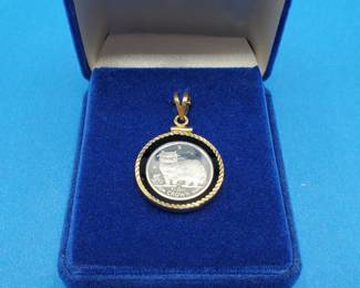 1989 Isle Of Mann 1/10 Ounce Platinum Crown Cat Coin In 14k Gold Bezel Proof
