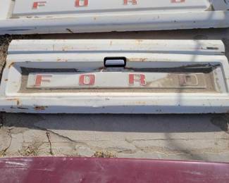 #1080 • Ford Tail Gate
