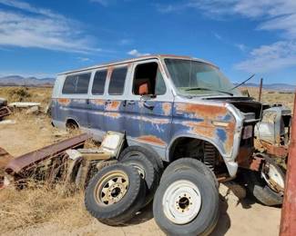 #106 • 1982 Ford Club Wagon
