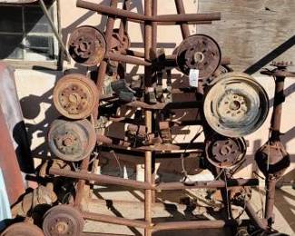 #1290 • Rear Ends & Metal Rack
