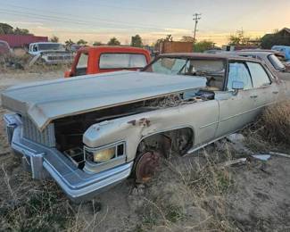 #408 • 1976 Cadillac Sedan deVille

