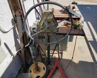 #1106 • Metal Pole Bender
