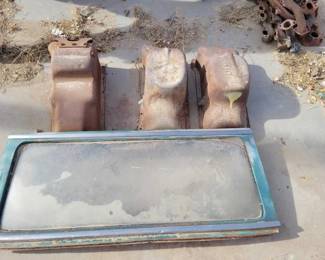 #1052 • 3 Oil Pans and Rear Windshield
