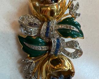 Coral Duette Brooch Fur Clip