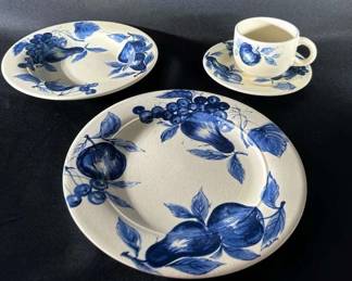 Dining Ware Set For 7 Plus Bonus