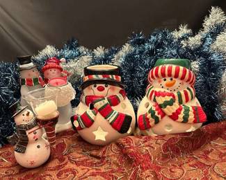 Frosty, Friends and Lametta