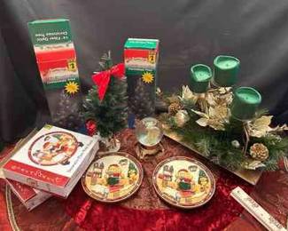 Lot of Traditional Christmas Decoration incl. ChristamastreeBlanket
