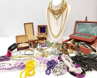 #805 • Costume Jewelry
