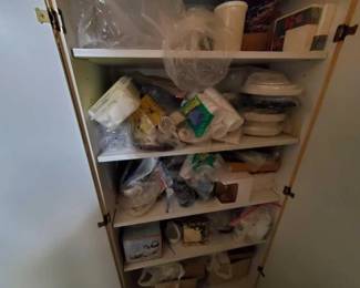 #9518 • coffee Cups, Platers Plates, Plastic Cups and More
