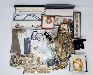 #823 • Costume Jewelry
