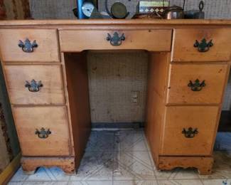 #13072 • Vintage Wooden Desk
