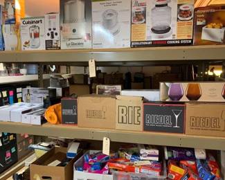 #9516 • Wine Glasses, Aerators, Opener’s, Cases
