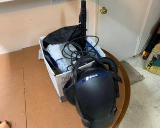 #10531 • Oreck Vacuum
