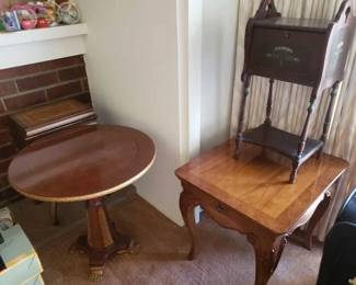 #12044 • 4 Wooden End Tables
