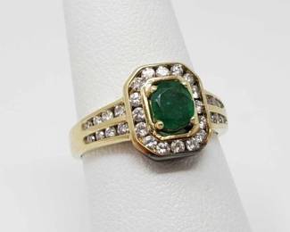 #660 • 14k Emerald Diamond Ring, 3.9g
