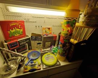 #9510 • Nuon Klocks, Toys, Board Game And More
