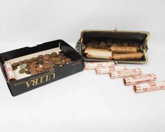 #807 • Coin Purse Only !! Money to be deposited Pennies, Quarters, Nickels, Dimes, and More!
