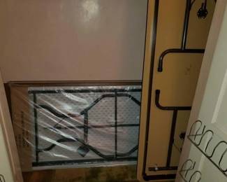 #13536 • 6 Foldable Tables
