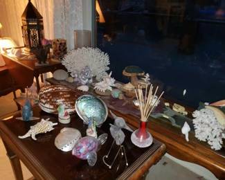 #9072 • Shells, House Decor, Knick Knacks, And More
