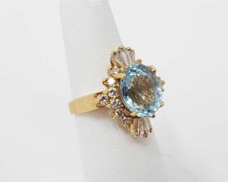 #537 • 14k Gold Ring With Diamonds, 7g
