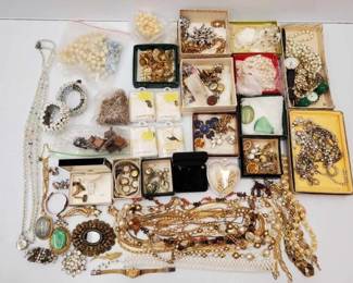 #581 • Costume Jewelry
