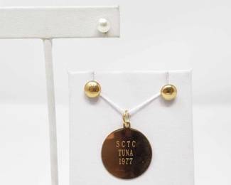 #541 • 14k Gold Earrings and Pendent, 4.2g
