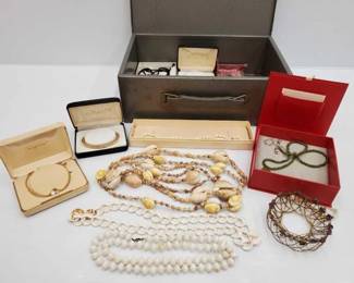 #828 • Costume Jewelry
