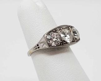 #535 • 14k Gold Ring With Diamonds, 2.7g
