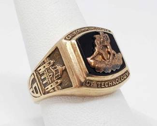 #568 • 10k Gold 1943 Class Ring, 12.7g
