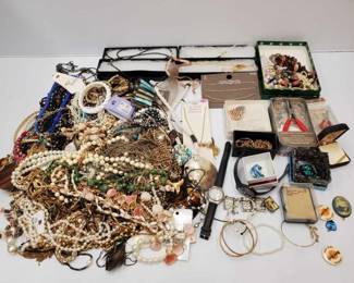 #820 • Costume Jewelry
