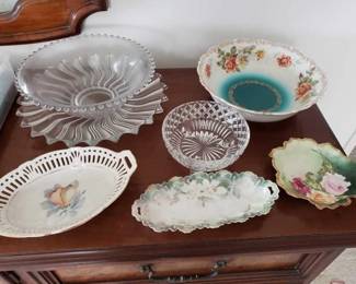 #2228 • 7 Pieces of Glass and China
