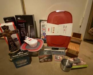 #9066 • Electric Wine Opener, Coravin Cork Screw, Rubbermaid Food Storage and More
