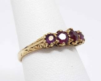 #675 • 14k Gold Ring With Rubies, 2.1g

