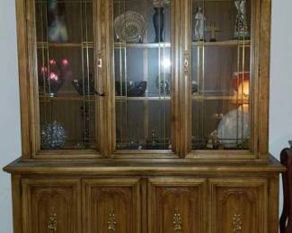 #11600 • Wooden Hutch
