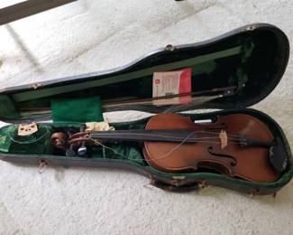 #2454 • Violin with Case
