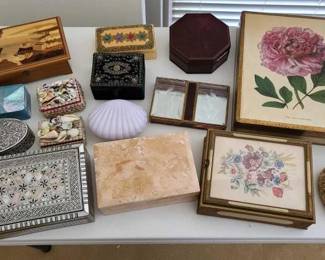 #10524 • 15 Jewlery Boxes
