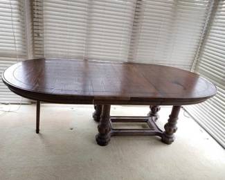 #11504 • Wooden Extendable Dining Table
