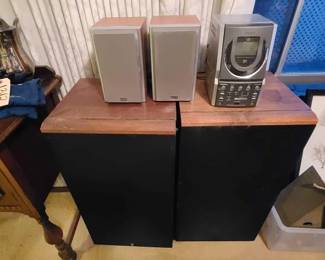 #14518 • 2 Yamaha Speakers, 2 Teac Speakers, 1 Teac MP3 Player
