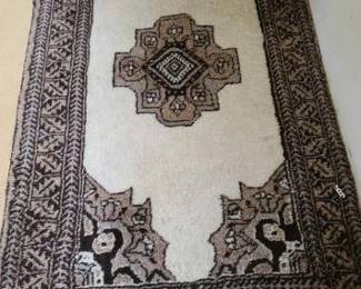 #10520 • Woven Rug
