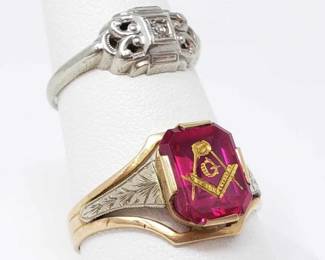 #714 • 2 10k Gold Rings, 5g
