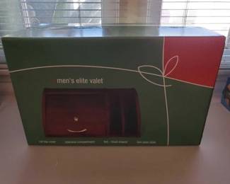 #8524 • Brand New In Box Men's Elite Valet
