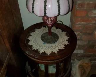 #14522 • End Table With Lamp
